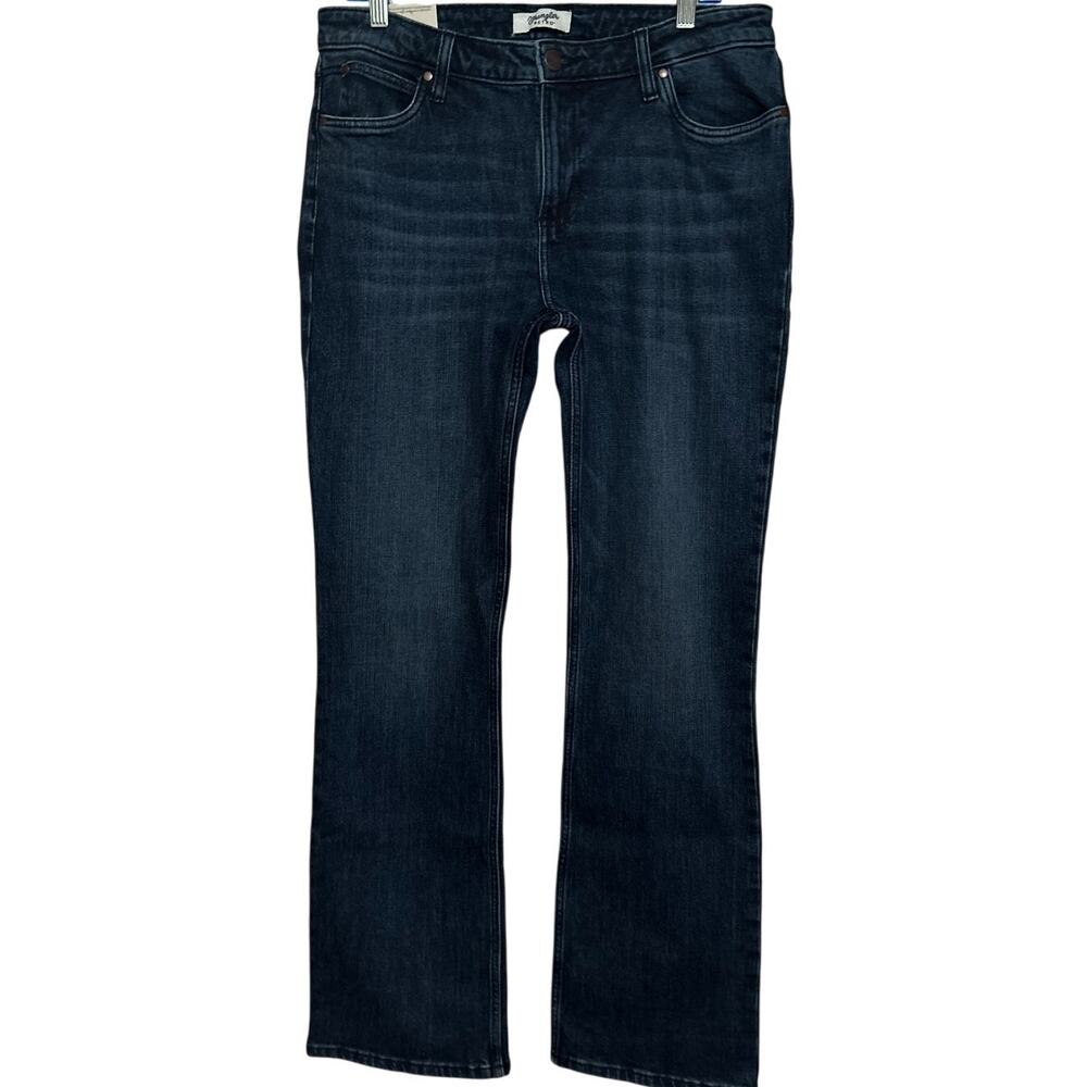 Wrangler Retro Women's Mae Mid-Rise Boot Cut Jeans Decorative Pockets Size 32x34